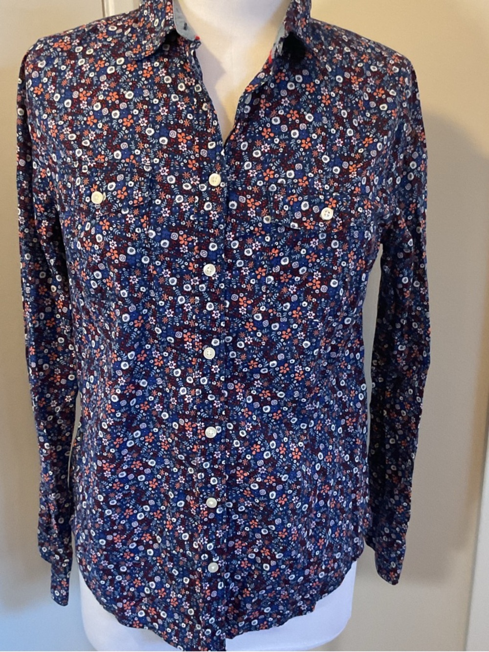 St. John’s Bay 100% Cotton Floral Blouse Small Long Sleeve Utility Pockets - Picture 3 of 5